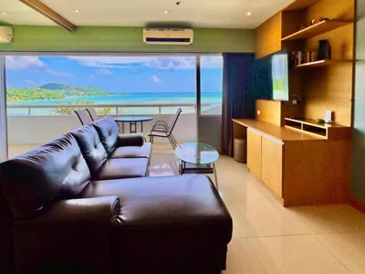 발코니와 바다 전망이 있는 침실 2개 아파트 — Patong Tower Holiday Rentals